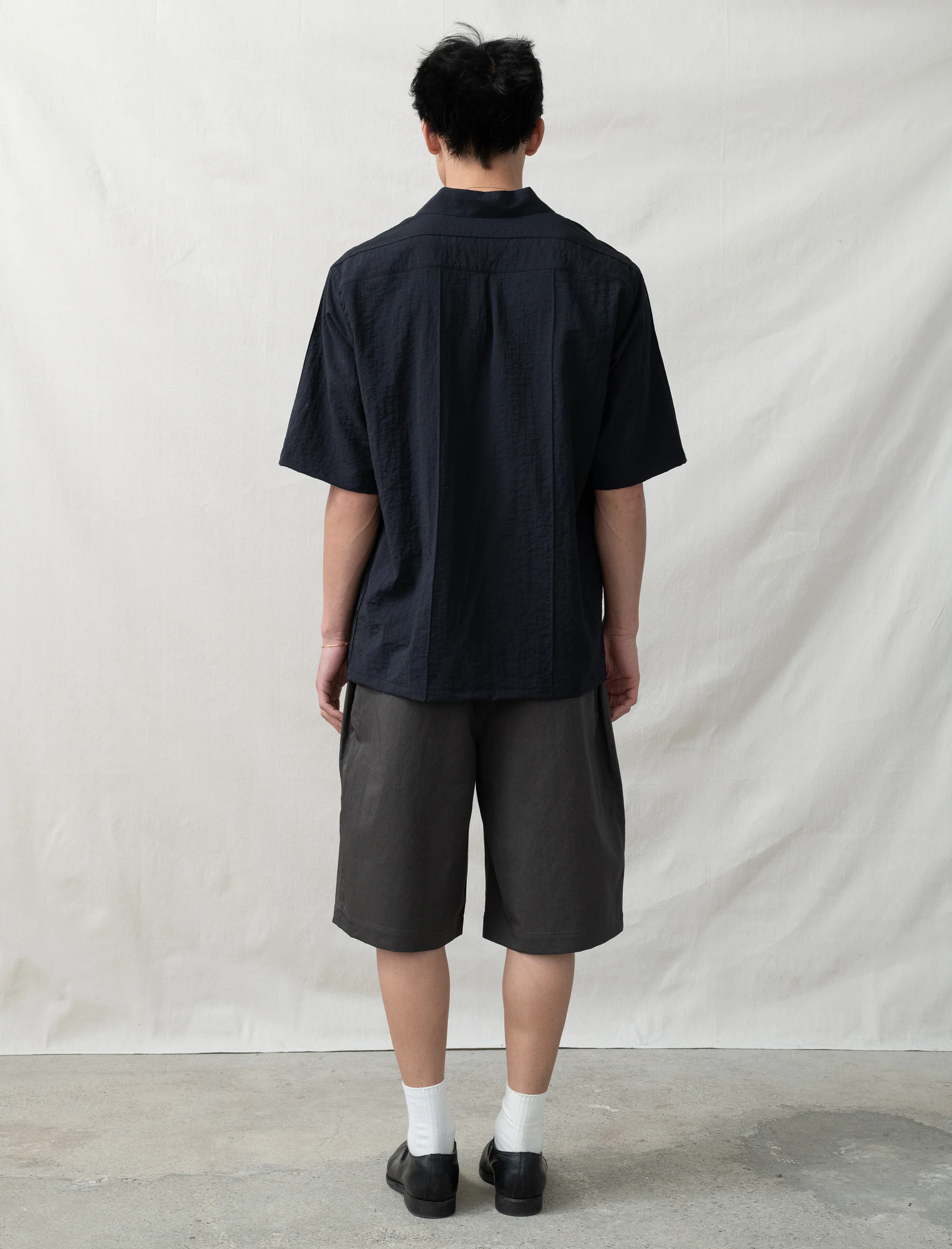 Linen Wide Shorts (Charcoal) - Image 3