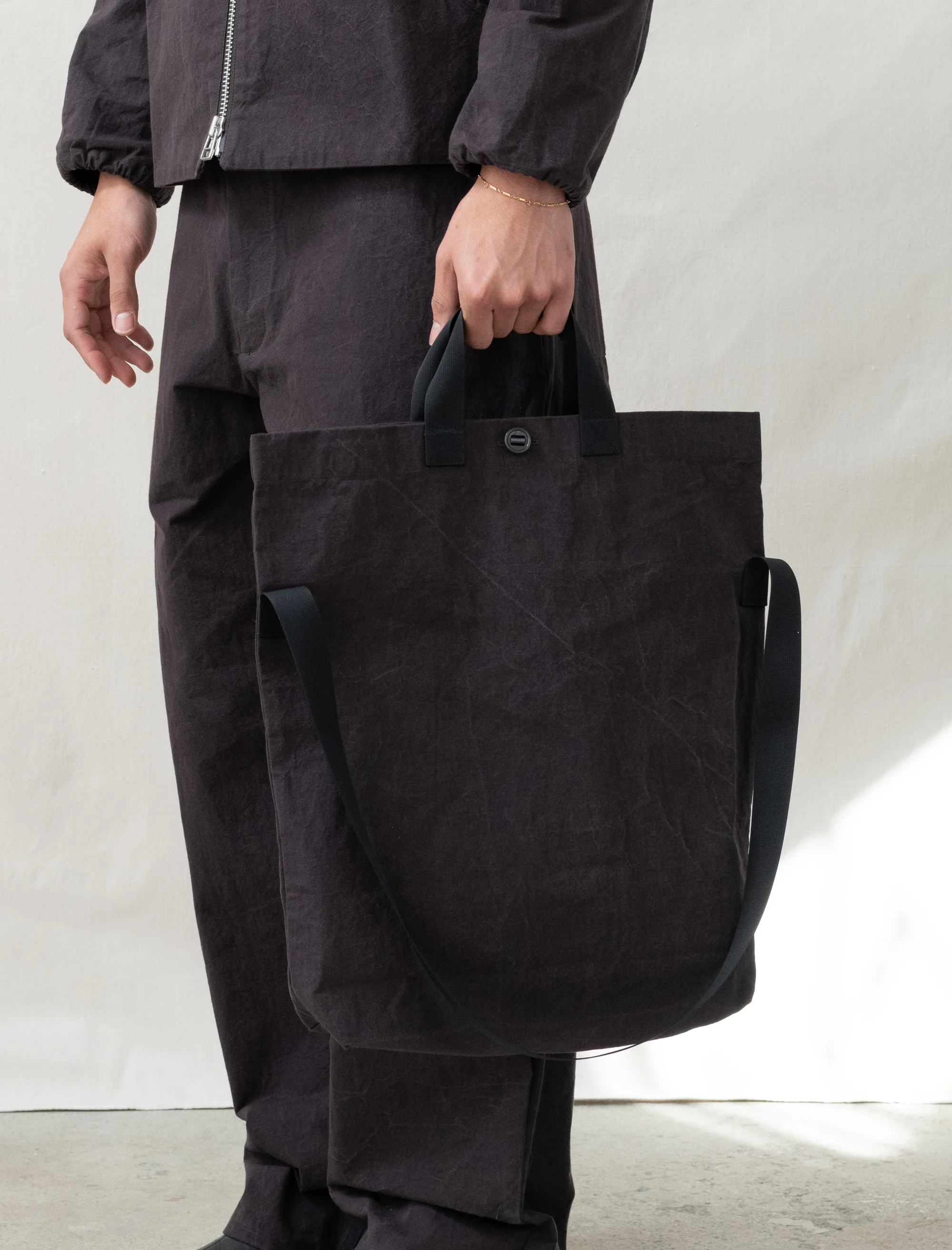 R20B1 Multi Handle Tote (Earth Wax) - Image 3