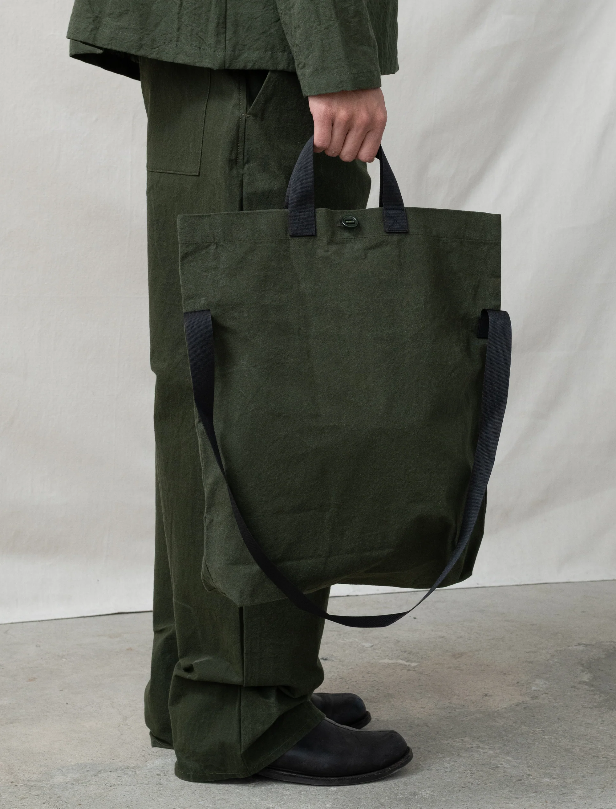 R20B1 Multi Handle Tote (Woodland Wax) - Image 2
