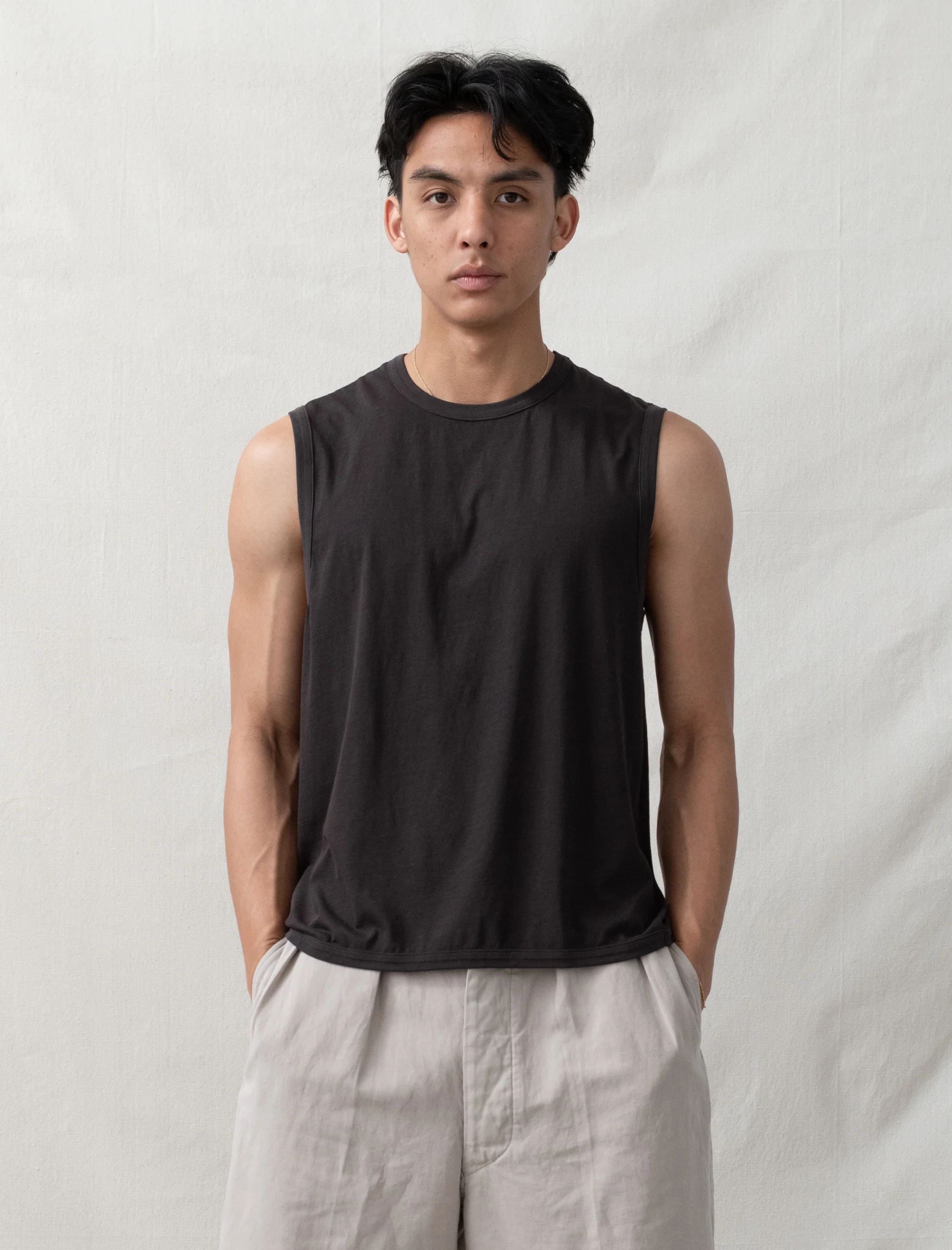 Sleeveless T-Shirt (Tire Black)